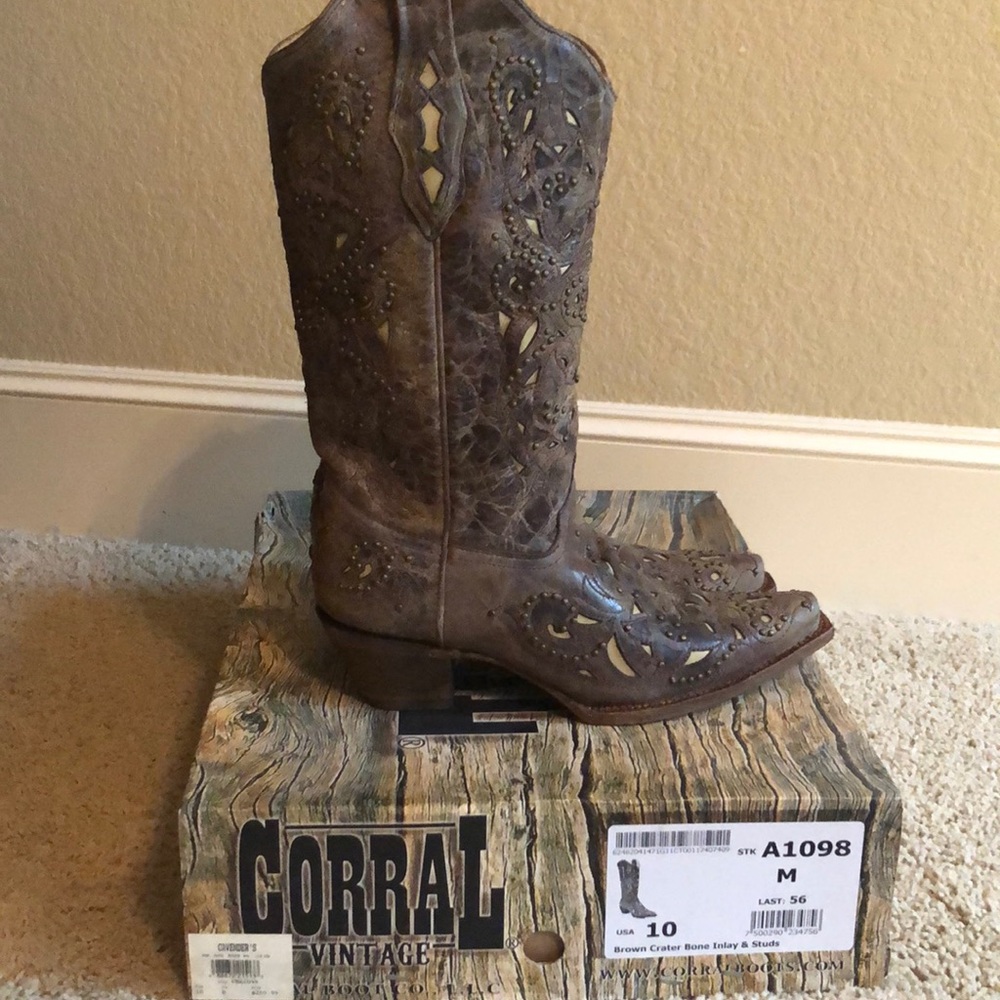 Vintage style Corral Women’s Cowboy boots